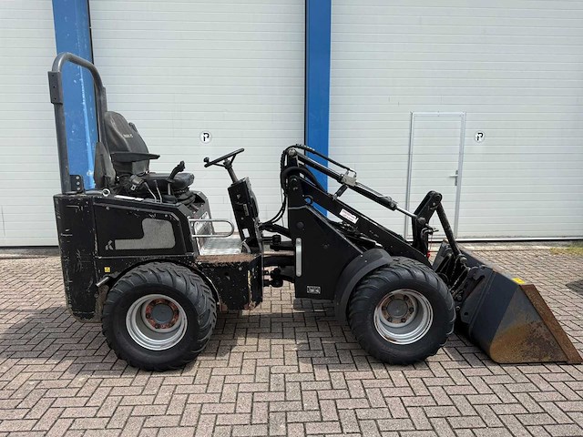 Knikmops - 180 - shovel - 2020 - afbeelding 24 van  24