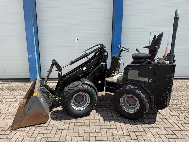 Knikmops - 180 - shovel - 2020 - afbeelding 1 van  24