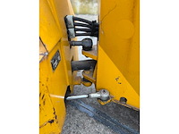 Knikmops - 2011 - 90 - shovel - afbeelding 3 van  24