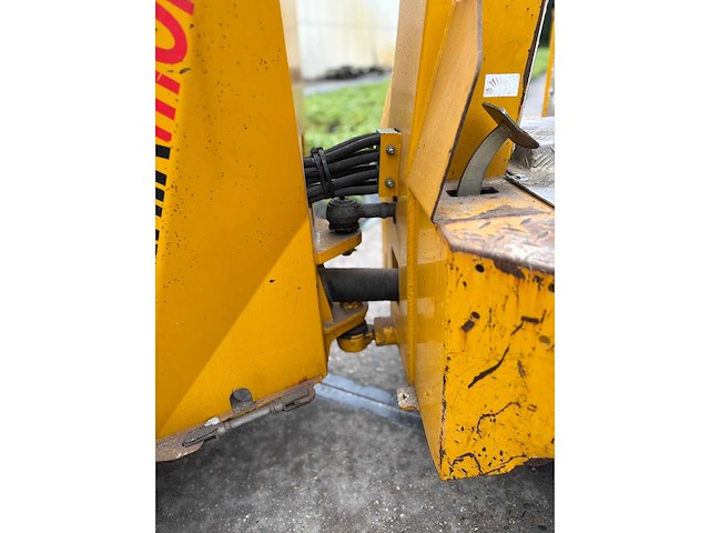 Knikmops - 2011 - 90 - shovel - afbeelding 6 van  24