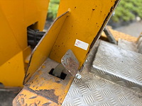 Knikmops - 2011 - 90 - shovel - afbeelding 11 van  24