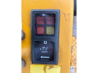 Knikmops - 2011 - 90 - shovel - afbeelding 15 van  24