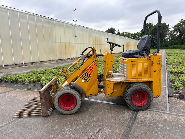 Knikmops - 2011 - 90 - shovel - afbeelding 18 van  24
