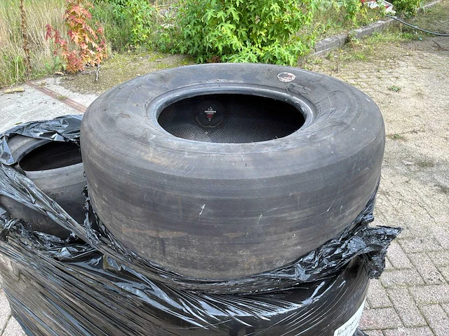 Knikmops good year asfalt banden (5x) - afbeelding 3 van  9