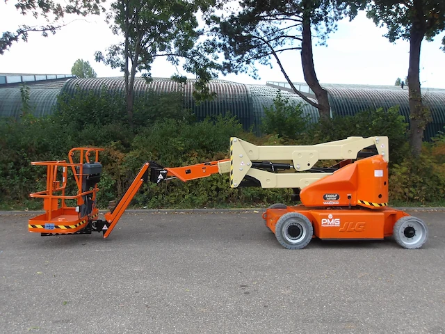 Kniktelescoophoogwerker jlg e400ajpn elektrisch 14.19m 2014 - afbeelding 1 van  1