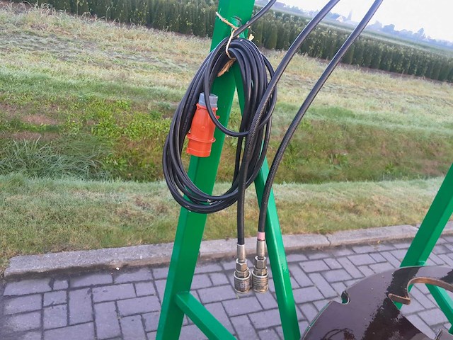 Knipcarrousel voor containerplanten - afbeelding 11 van  12