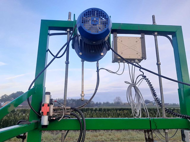 Knipcarrousel voor containerplanten - afbeelding 12 van  12