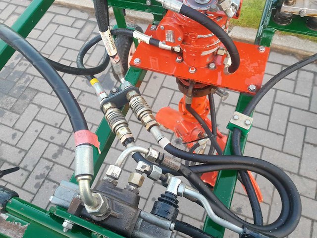 Knipcarrousel voor containerplanten - afbeelding 4 van  12