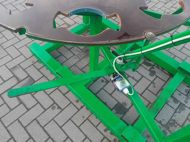 Knipcarrousel voor containerplanten - afbeelding 8 van  12