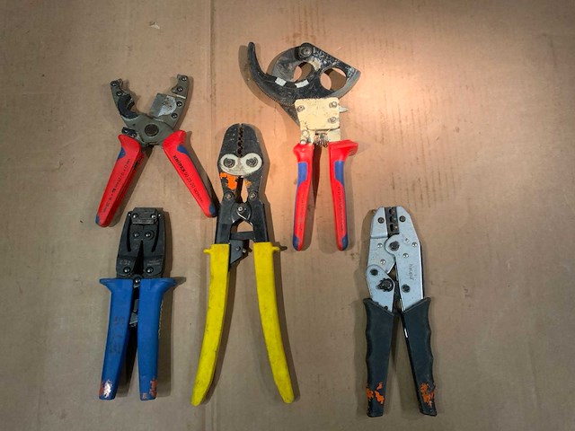 Knipex ,klauke ,haupa tangen t.b.v elektra instalatie (5x) - afbeelding 1 van  7