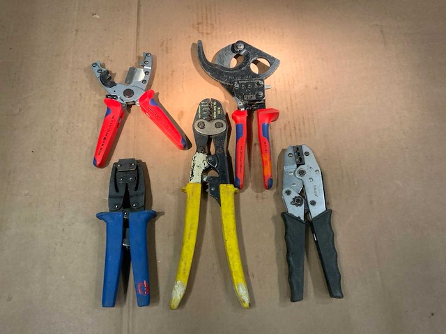 Knipex ,klauke ,haupa tangen t.b.v elektra instalatie (5x) - afbeelding 1 van  7