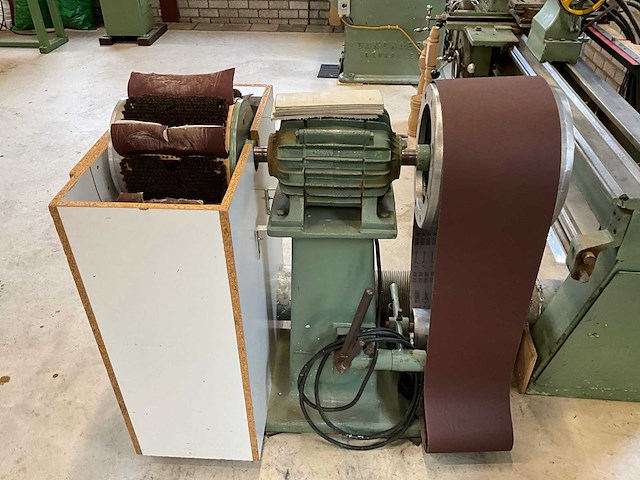 Knoevenagel polijst- en schuurmachine - afbeelding 7 van  7