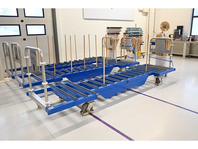 Knoll feinmechanik glas transportwagen inclusief glashouders - afbeelding 1 van  10