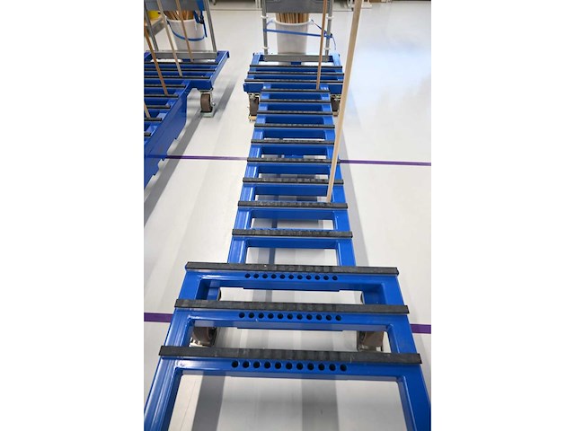 Knoll feinmechanik glas transportwagen inclusief glashouders - afbeelding 7 van  10