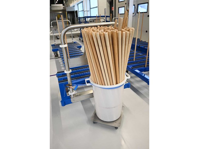 Knoll feinmechanik glas transportwagen inclusief glashouders - afbeelding 9 van  10