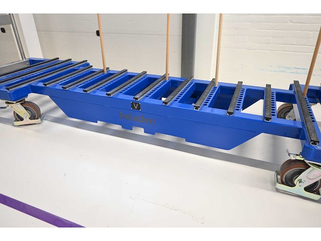 Knoll feinmechanik glas transportwagen inclusief glashouders - afbeelding 3 van  9