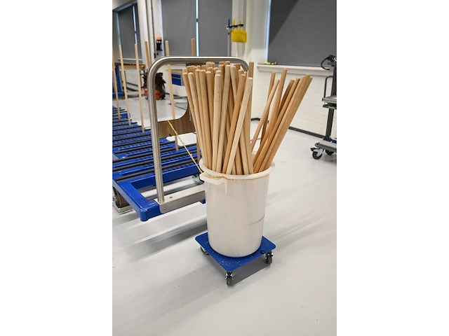 Knoll feinmechanik glas transportwagen inclusief glashouders - afbeelding 8 van  9