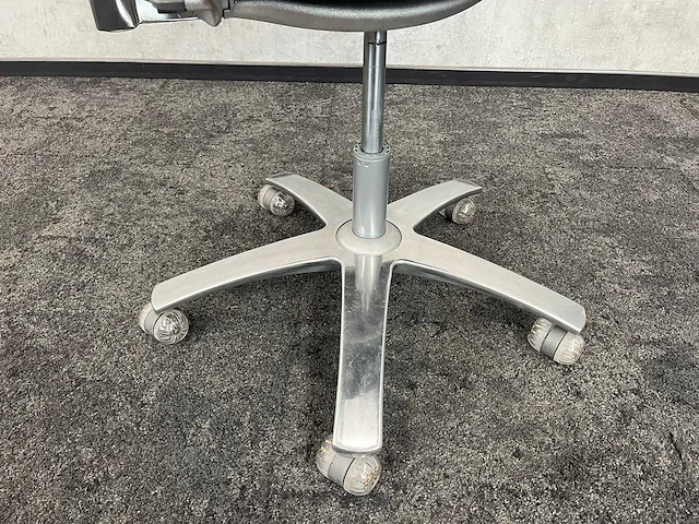 Knollstudio - ergonomische bureaustoel - afbeelding 7 van  14