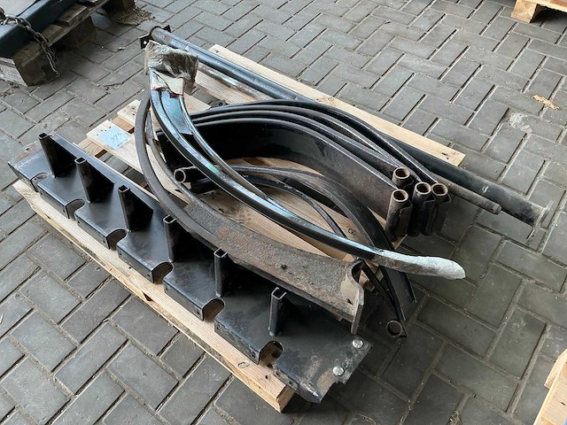 Knopernaalden ( new holland bb960 ) - afbeelding 2 van  6