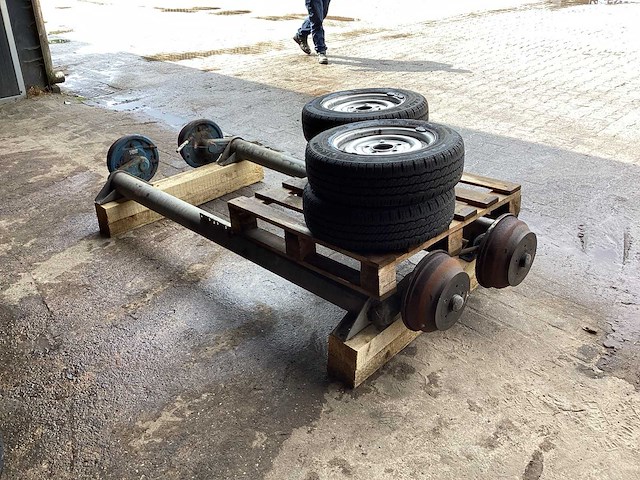 Knott assen tandem aanhangwagen onderdelen en accessoires - afbeelding 2 van  5