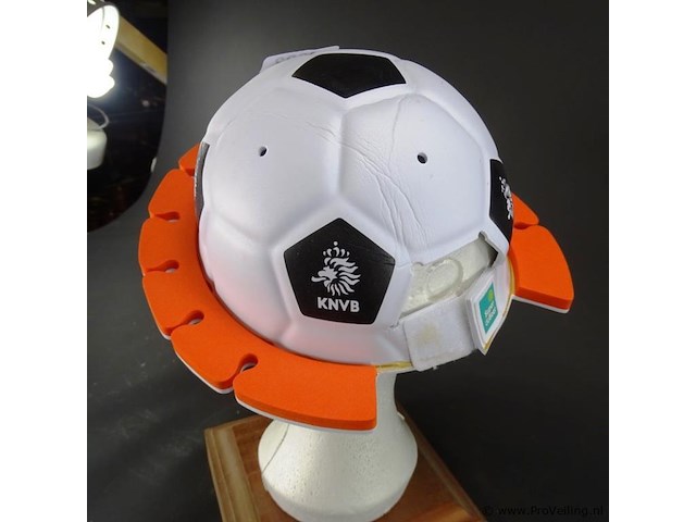 Knvb tropenhelm - afbeelding 3 van  3