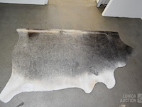 Koeienhuid - afbeelding 1 van  4