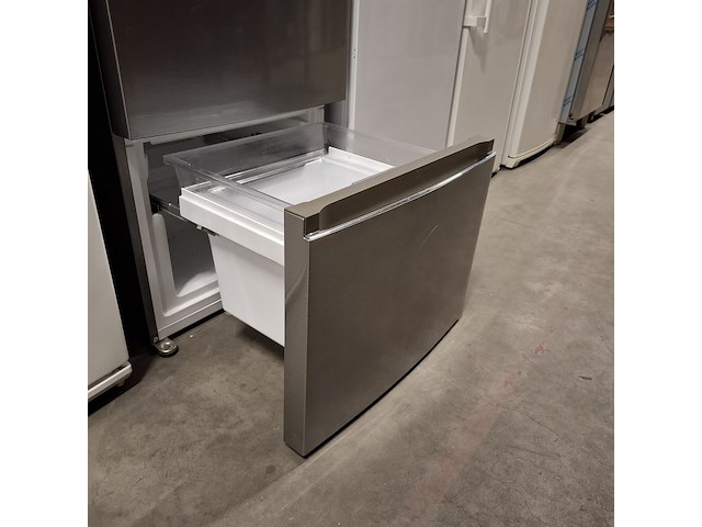 Koel- vriescombinatie demo, haier, nofrost a+++, grijs / chroom - afbeelding 10 van  11