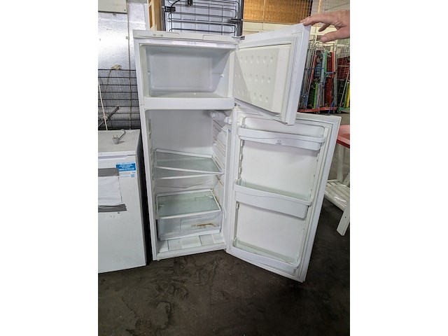 Koel- / vriescombinatie met ladevriezer indesit, beko - afbeelding 2 van  5