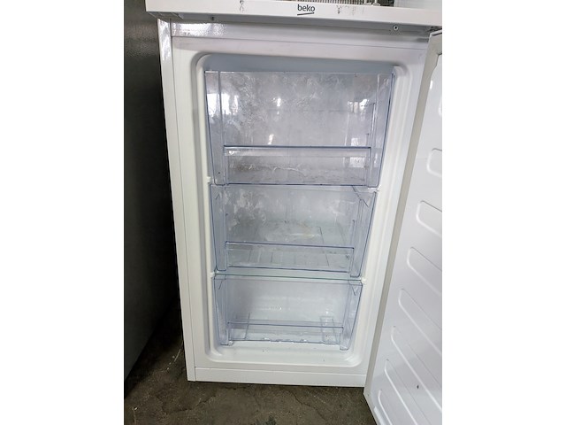 Koel- / vriescombinatie met ladevriezer indesit, beko - afbeelding 4 van  5