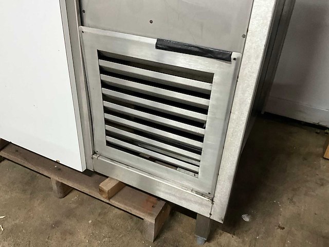 Koel- / warmhoudvitrine (2x) - afbeelding 9 van  9