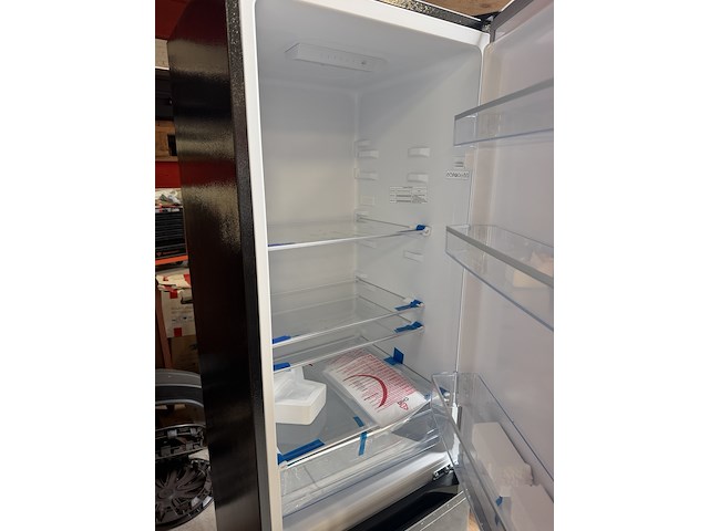 Koel-vriescombinatie 262 liter chiq, fbm260l - afbeelding 2 van  3