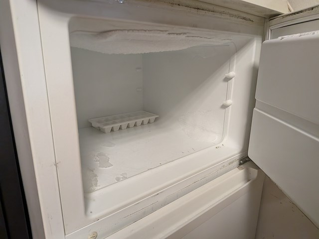 Koel-vriescombinatie met magnetron, o.a. zanussi - afbeelding 7 van  10