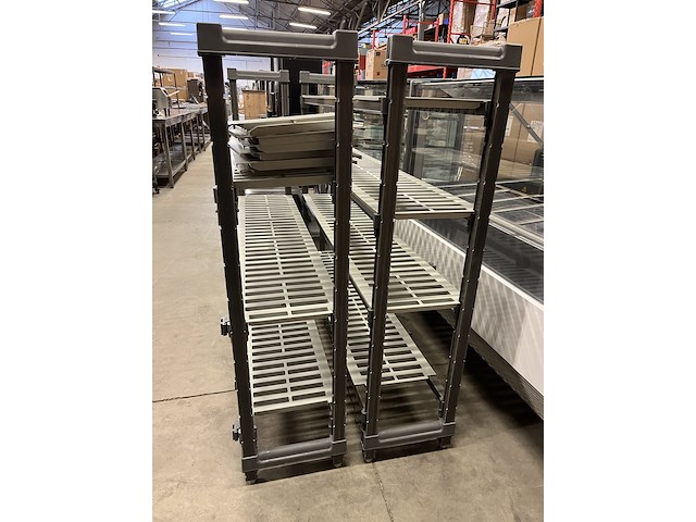 Koelcel/vriescel stelling 2 x 160 cm (1x 3 schappen, 1x 4 schappen) cambro - afbeelding 2 van  5