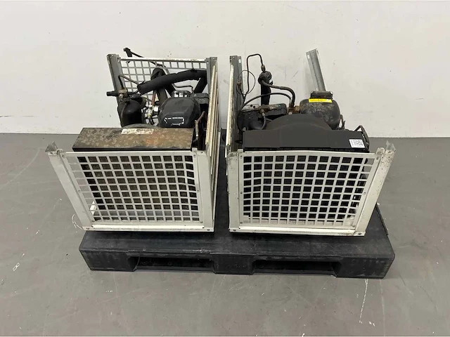 Koelcompressor (2x) - afbeelding 1 van  7