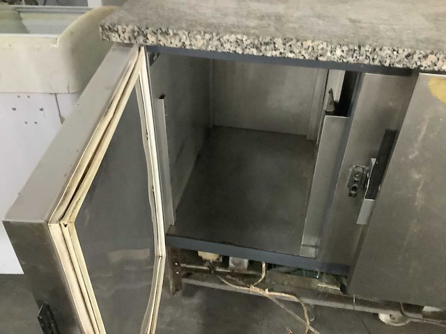 Koeling met pizza werkblad - refrigerated table - afbeelding 3 van  4
