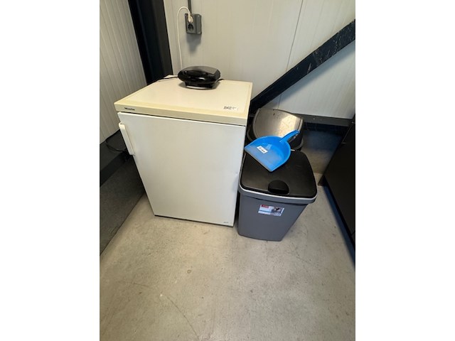 Koelkast en divers keukengerief miele - afbeelding 1 van  8