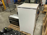 Koelkast en inbouwoven - afbeelding 1 van  4