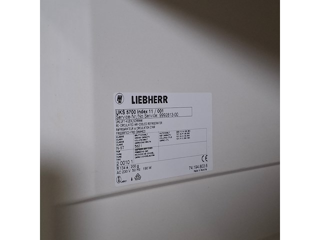 Koelkast en metalen kast met lier, liebherr - afbeelding 14 van  15