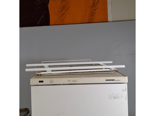 Koelkast en metalen kast met lier, liebherr - afbeelding 15 van  15