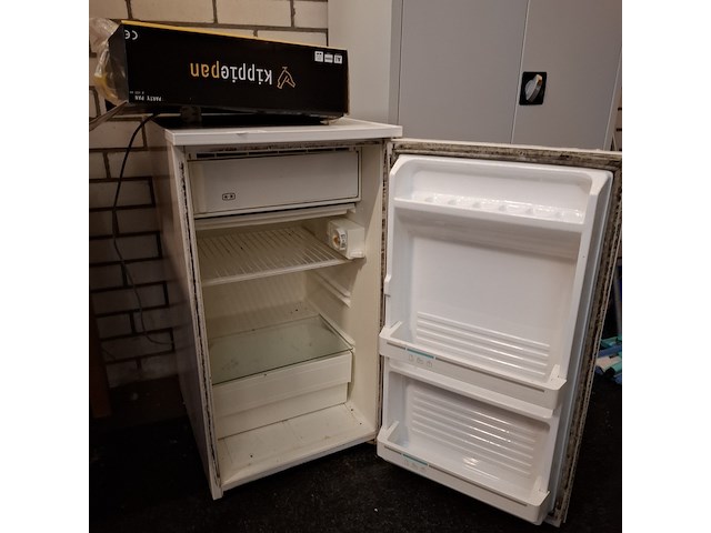 Koelkast met kippiepan o.a. ignis - afbeelding 3 van  6