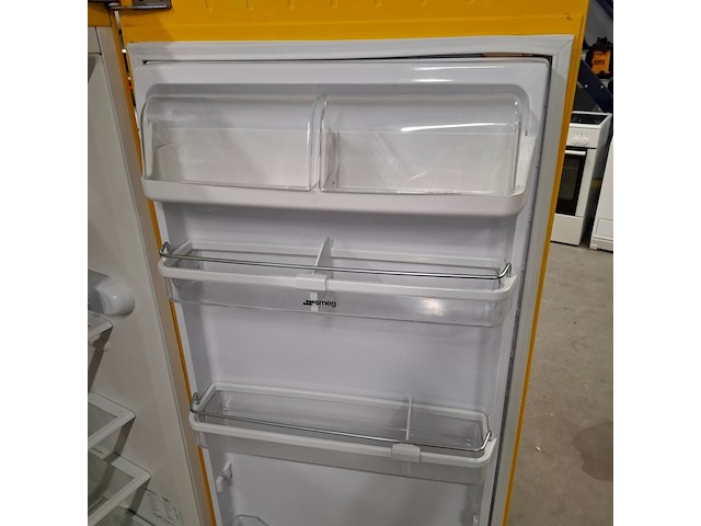 Koelkast met vriesvak, smeg, s28strp4, geel - afbeelding 7 van  10
