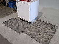 Koelkast, nederlandse vlag en deurmat - afbeelding 3 van  20