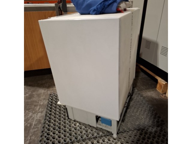 Koelkast, nederlandse vlag en deurmat - afbeelding 15 van  20