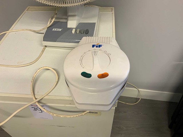 Koelkast, ventilator & wafelijzer - afbeelding 2 van  4