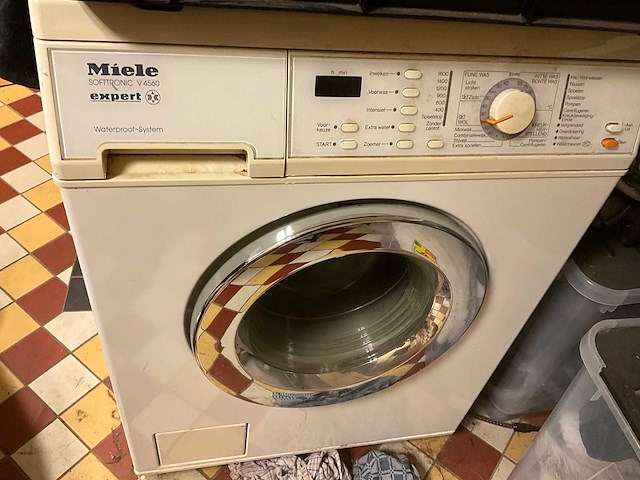Koelkast / wasmachine en kapstok o.a miele en liebherr - - afbeelding 3 van  4
