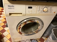 Koelkast / wasmachine en kapstok o.a miele en liebherr - - afbeelding 3 van  4