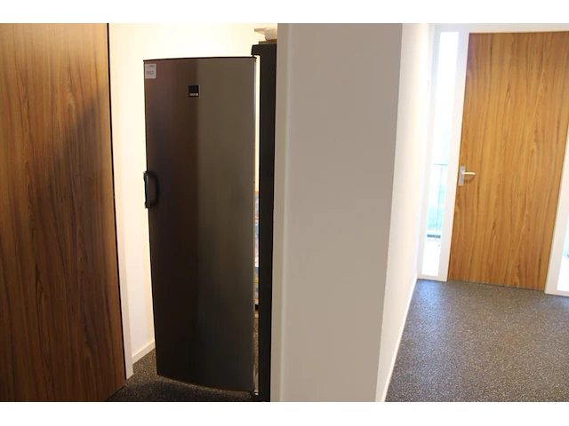Koelkast zanussi hoog model. afmeting 60 x 60 cm. hoogte 185 cm - afbeelding 1 van  4