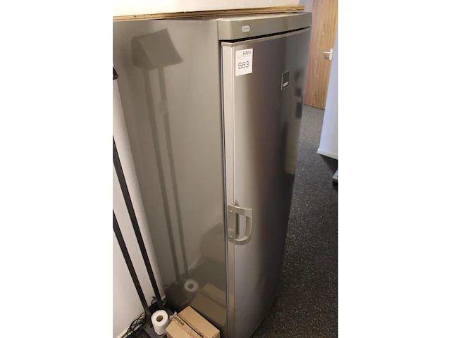 Koelkast zanussi hoog model. afmeting 60 x 60 cm. hoogte 185 cm - afbeelding 3 van  4