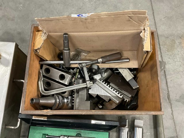 Koelmiddel tank en divers - afbeelding 3 van  4