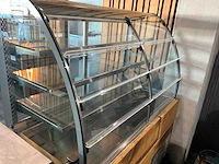 Koelvitrine voor presentatie o.a. gebak, koude producten - afbeelding 4 van  9